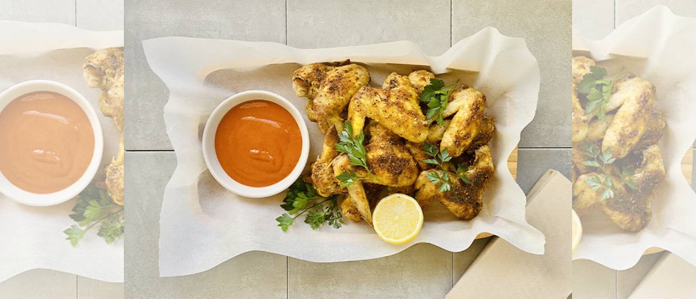  MOROCCAN CHICKEN WINGS WITH SRIRACHA DIPPING SAUCE